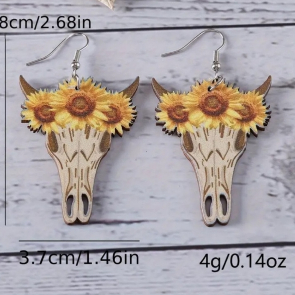 Cute Western Cow Skull Floral Light wt Earrings Farm Skull NEW NIP - Picture 3 of 7